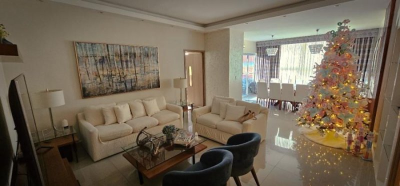 Apartamento en Venta Amoblado de 165mt2. 3 Rec 3Baño 2 estac vista al mar. San Francisco VL