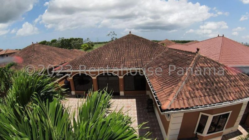 Alquiler Casa de 300 Mts² en Costa Sur