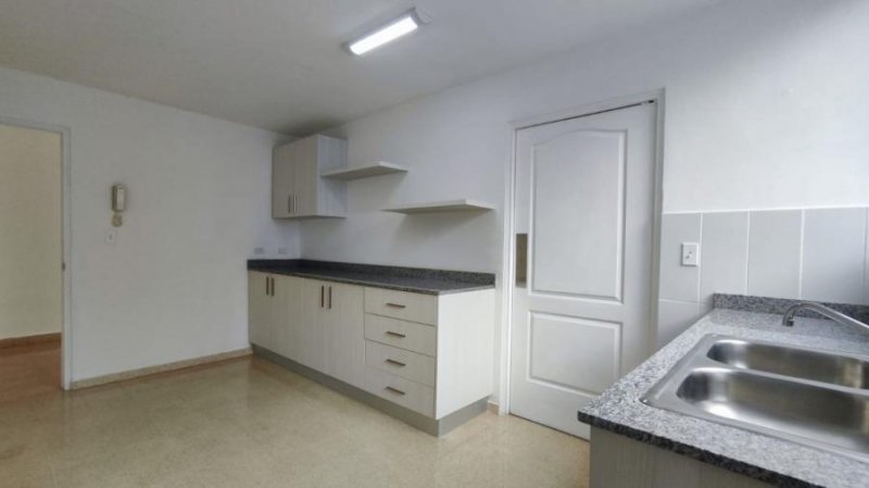 Foto Apartamento en Alquiler en calle 50, Ciudad de Panamá, Panamá - U$D 1.000 - APA14386 - BienesOnLine