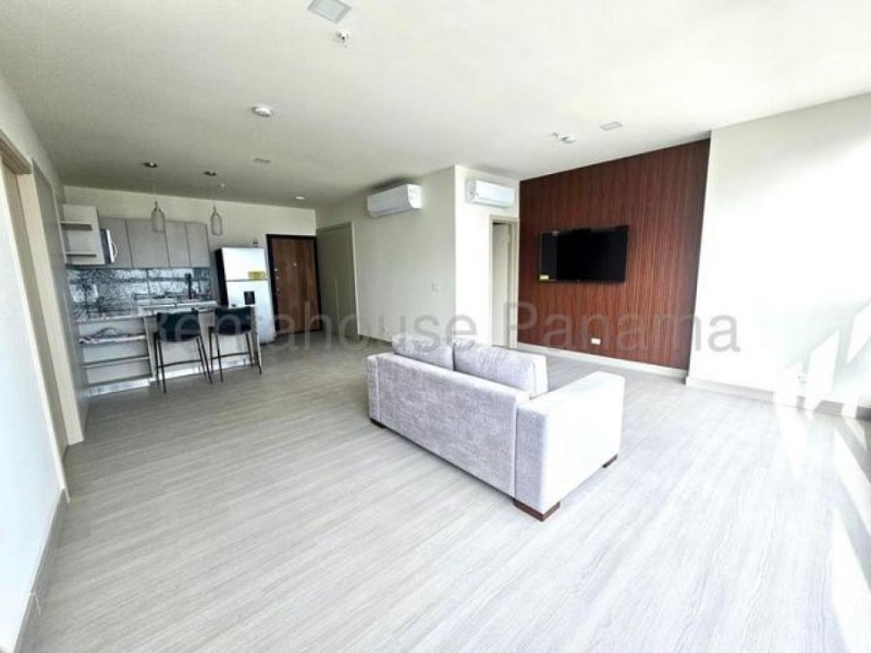 Alquiler de Apartamento en Costa del Este H7997GRR