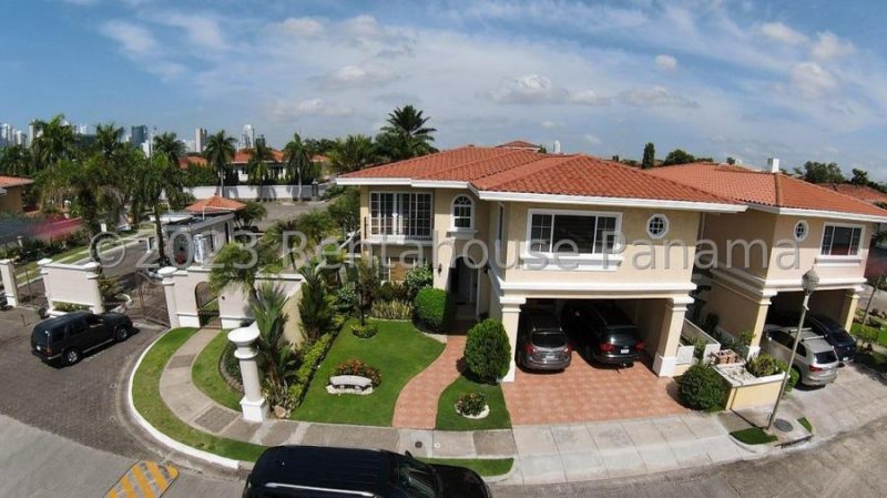 Casa en Alquiler en Costa del Este Juan Díaz, Panamá