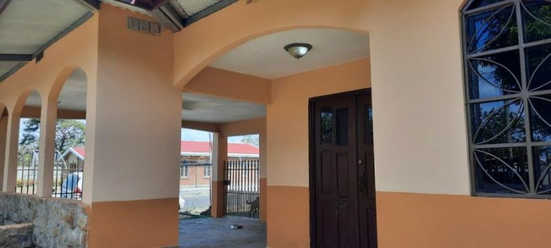 Foto Casa en Alquiler en Penonomé, Penonomé,  Chigoré, Coclé - U$D 500 - CAA60977 - BienesOnLine