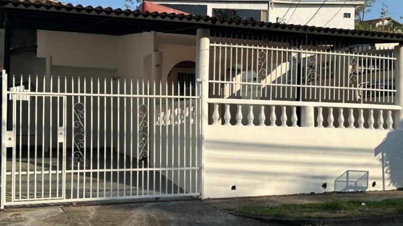 Casa en Alquiler en Villa de las fuentes El dorado, Panamá