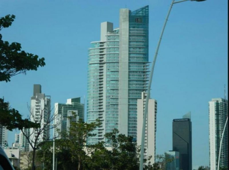 Foto Apartamento en Alquiler en Avenida Balboa, Panamá - U$D 1.800 - APA30138 - BienesOnLine