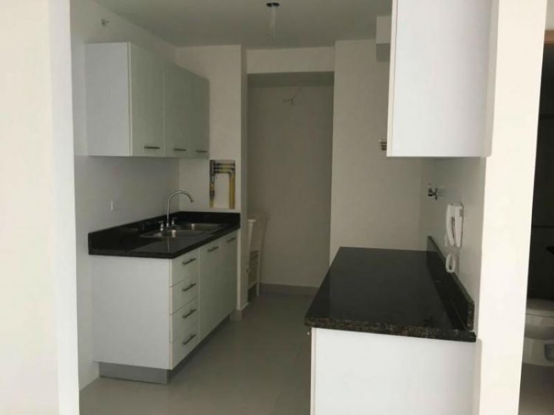 Foto Apartamento en Alquiler en Ciudad de Panamá, Panamá - U$D 1.300 - APA15361 - BienesOnLine