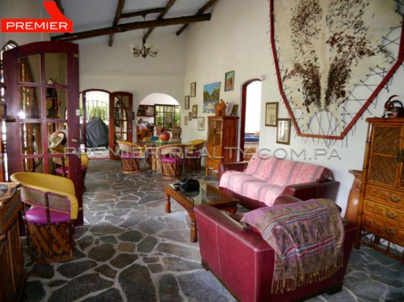 Foto Casa en Venta en La Central, Antón, Coclé - U$D 420.000 - CAV2783 - BienesOnLine