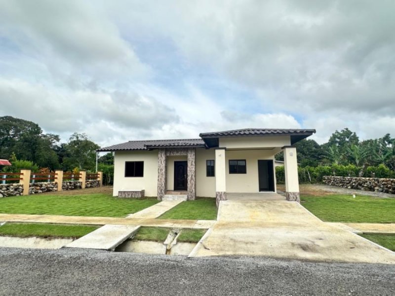 Casa Amplia en El Flor de Dolega. Chiriquí.