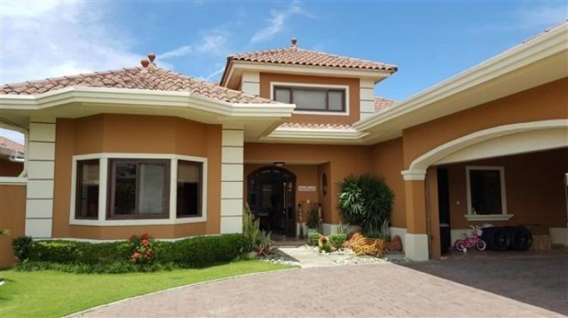 Foto Casa en Venta en Ciudad de Panamá, Panamá - U$D 730.000 - CAV8945 - BienesOnLine