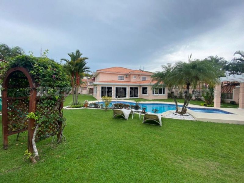 Foto Casa en Venta en ALTOS DE PANAMA, Panamá - U$D 1.050.000 - CAV54609 - BienesOnLine