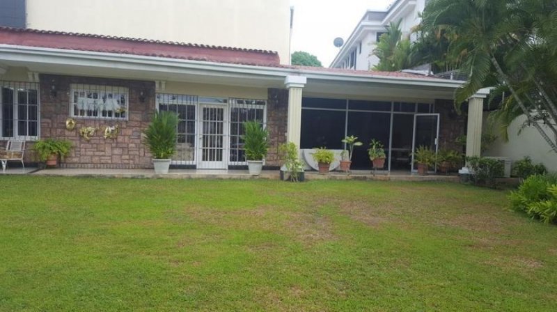 Foto Casa en Venta en ALTOS DEL GOLF, Panamá - U$D 2.000.000 - CAV52333 - BienesOnLine