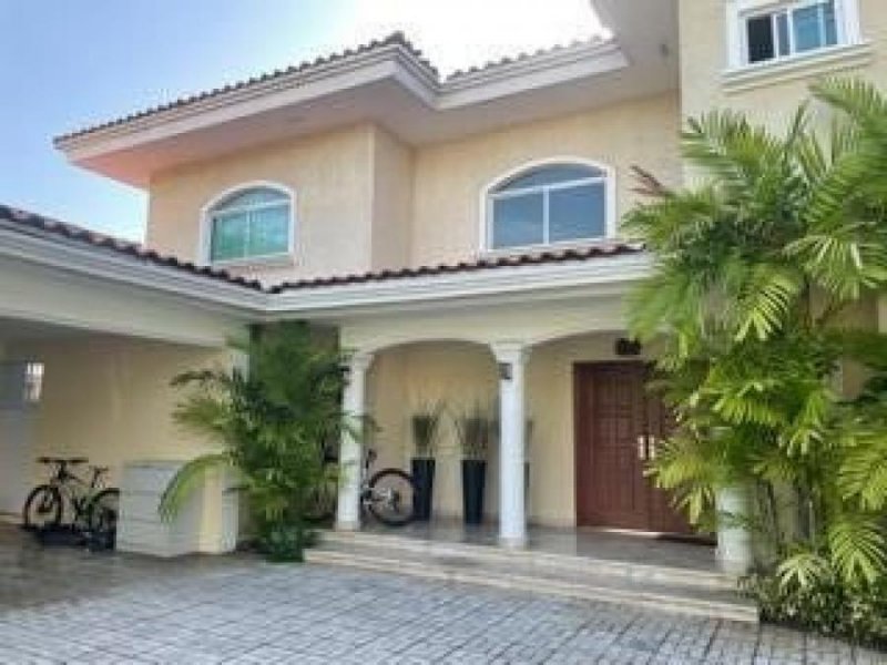 Foto Casa en Venta en COSTA DEL ESTE, Panamá - U$D 1.200.000 - CAV56322 - BienesOnLine