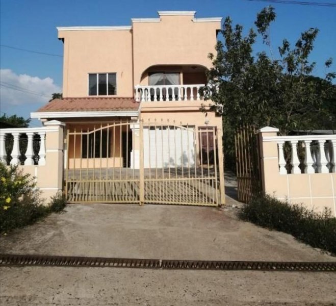 DOS CASAS por $211,500.00; EN SANTIAGO / PANAMA