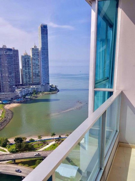 Apartamento en Alquiler en Avenida Balboa Bella Vista, Panamá