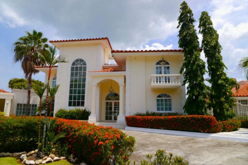 Foto Casa en Venta en Coronado, Chame, Panamá - U$D 2.250.000 - CAV2915 - BienesOnLine