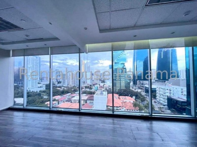 Foto Oficina en Alquiler en Obarrio, Ciudad de Panamá, Panamá - U$D 1.080 - OFA76032 - BienesOnLine