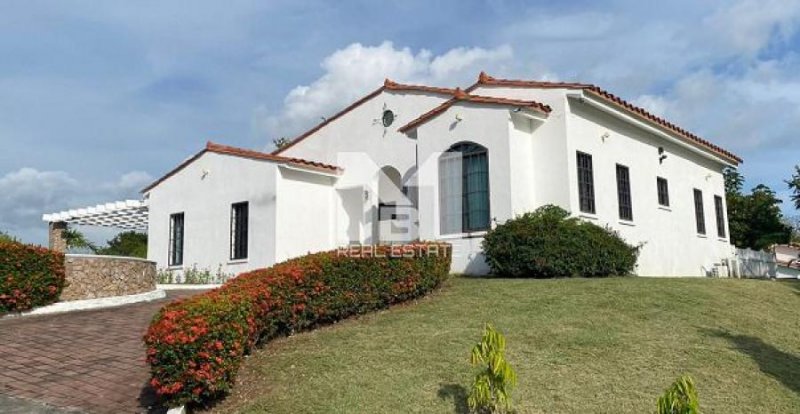 Casa en Alquiler en Hacienda Pacífica San Carlos, Panamá