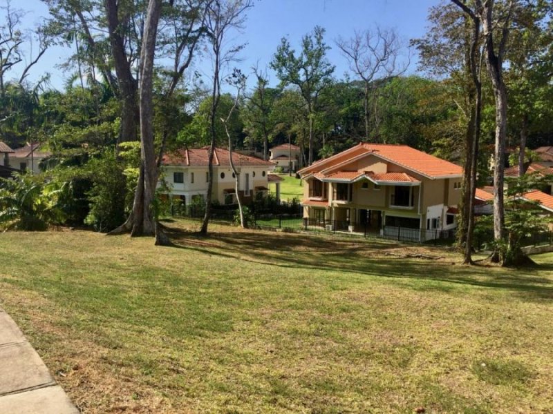 Terreno en Venta en  CLAYTON, Panamá