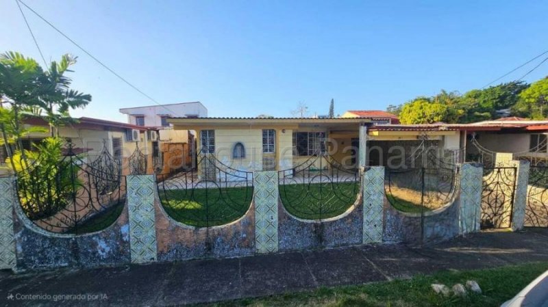 Venta de Casa con 420 m2 de Terreno en Villa Lucre 25-6934