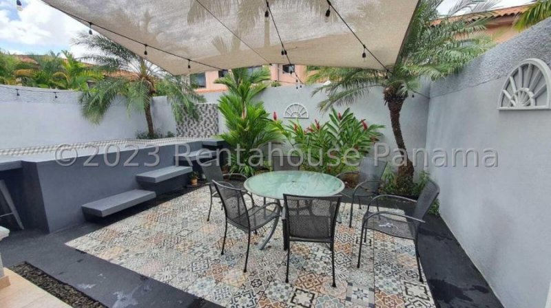 Foto Casa en Venta en Versalles, Juan Díaz, Panamá - U$D 240.000 - CAV63045 - BienesOnLine