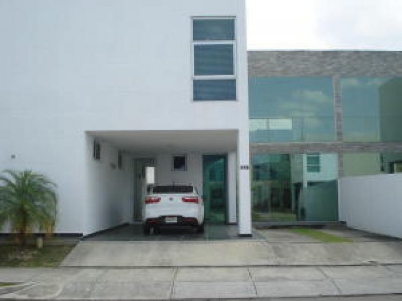 Foto Casa en Venta en Ciudad de Panamá, Panamá - U$D 645.000 - CAV17667 - BienesOnLine